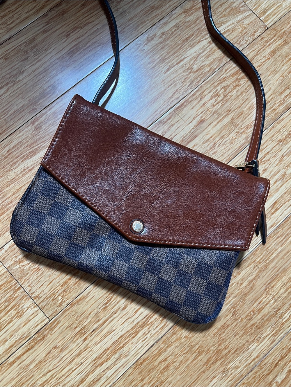 LV CROSSBODY